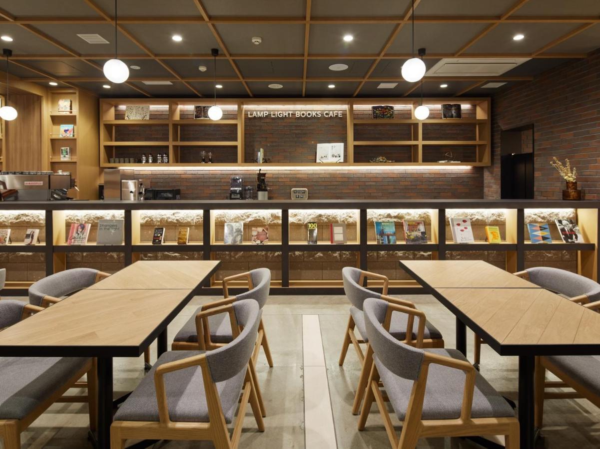 Lamp Light Books Hotel Sapporo Bagian luar foto