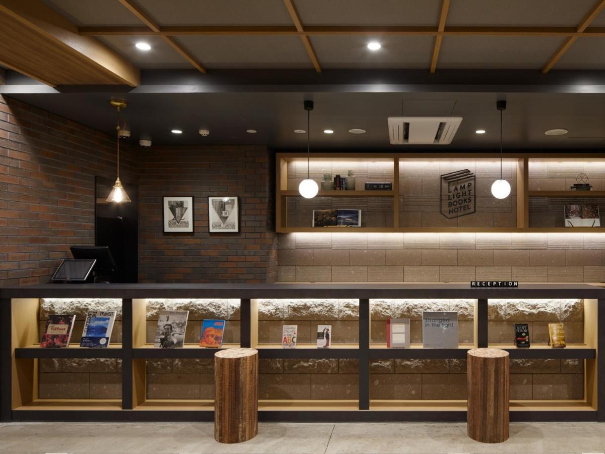 Lamp Light Books Hotel Sapporo Bagian luar foto