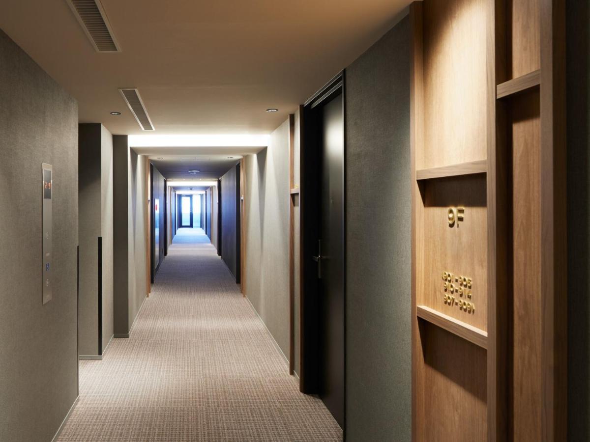 Lamp Light Books Hotel Sapporo Bagian luar foto