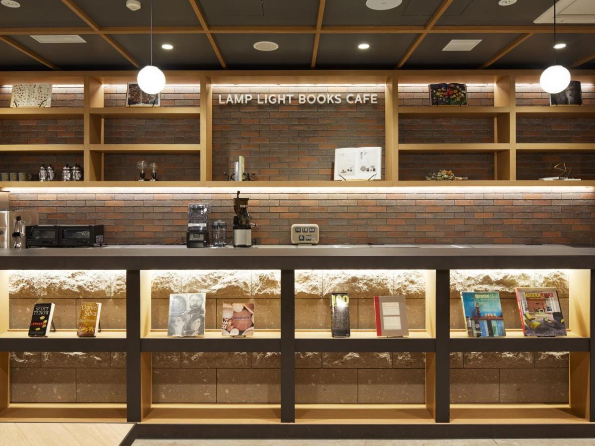 Lamp Light Books Hotel Sapporo Bagian luar foto